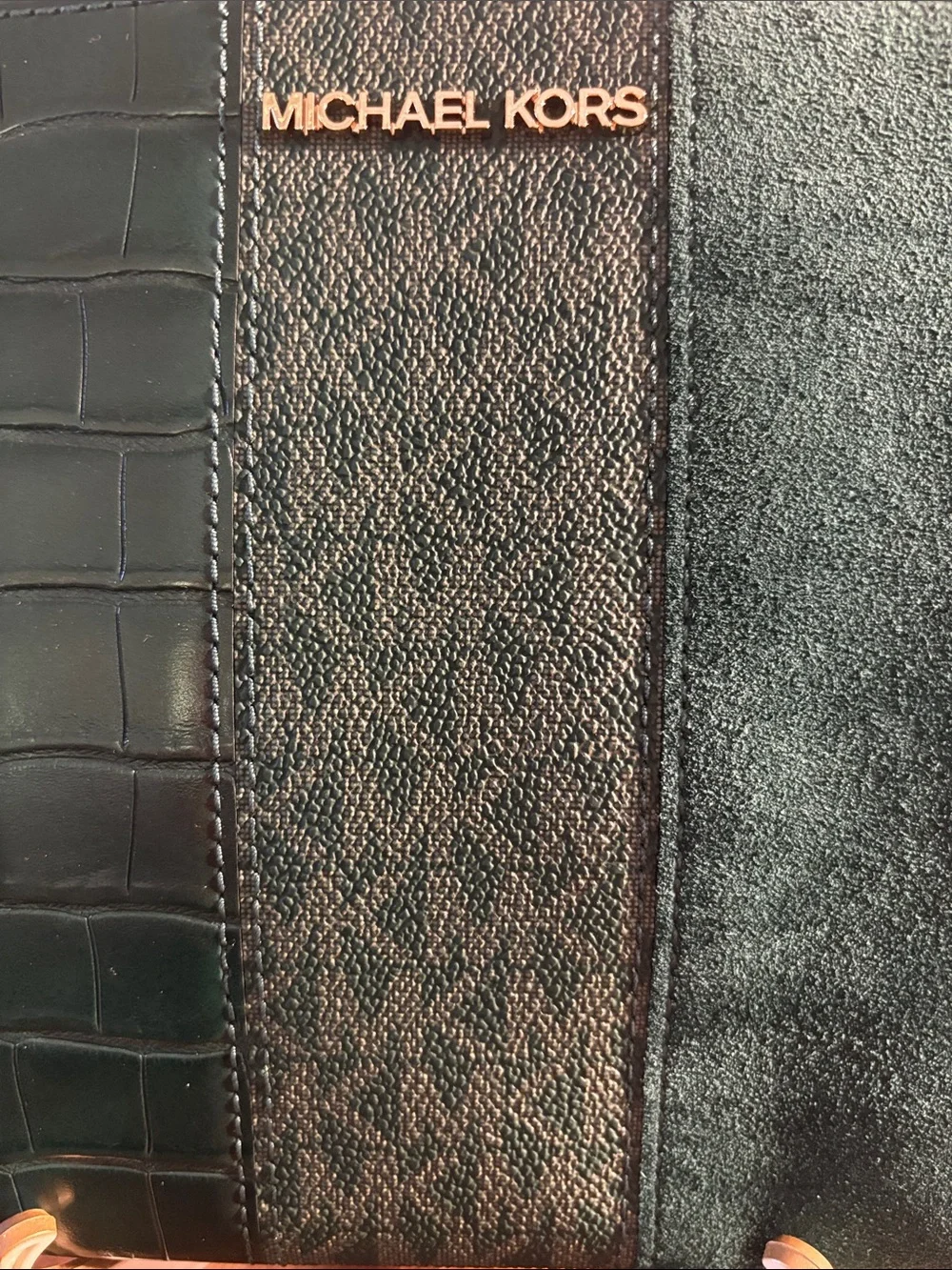 Michael Kors Jet set travel extra large zip clutch